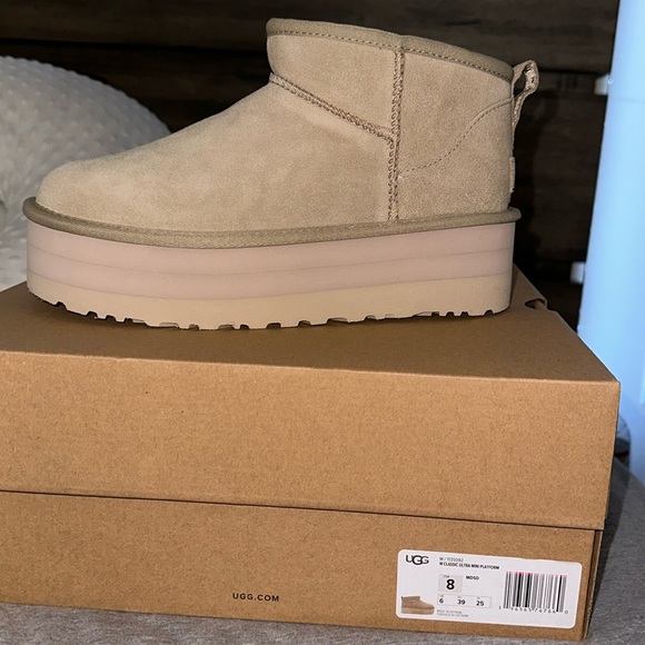 Platform Ultra Mini Sand Uggs SIZE 8 - Picture 3 of 3